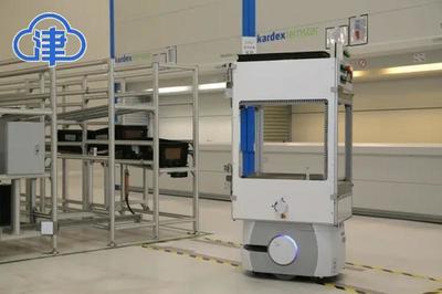 緯湃科技天津工廠啟用兩條全新生產(chǎn)線，“大塊頭”機(jī)器人“輾轉(zhuǎn)騰挪”展現(xiàn)智造實(shí)力